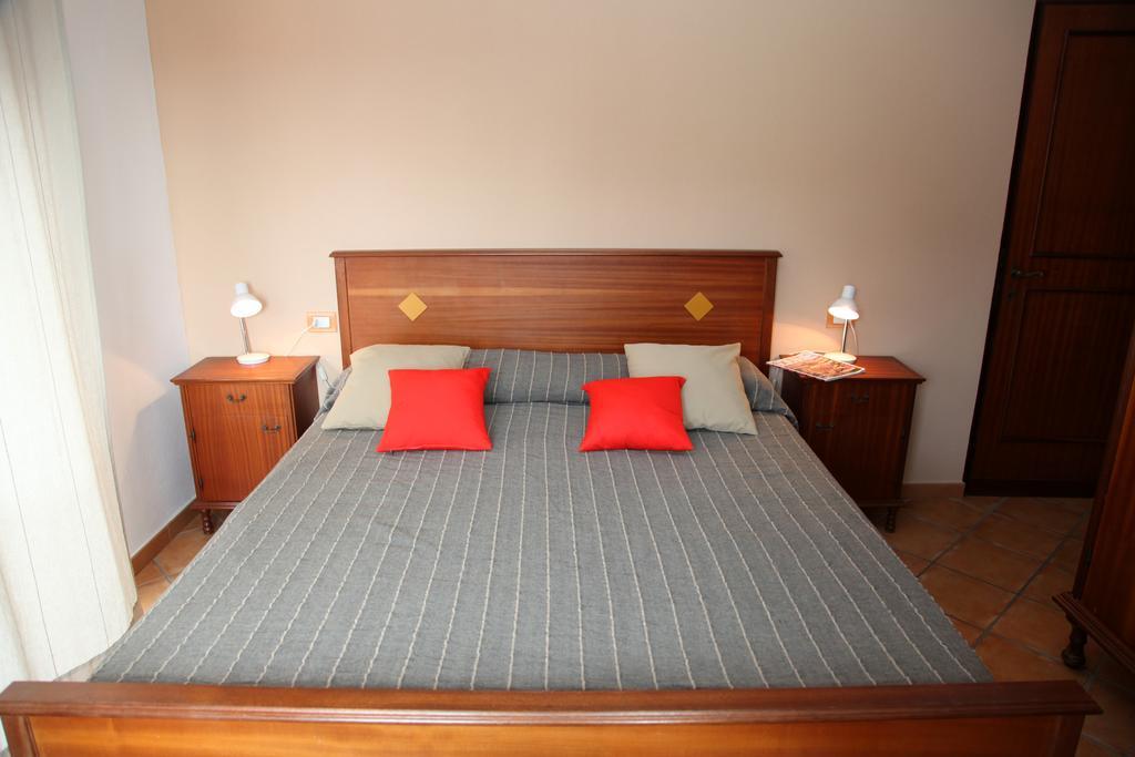 Aparthotel La Contessa Santa Teresa Gallura Pokoj fotografie