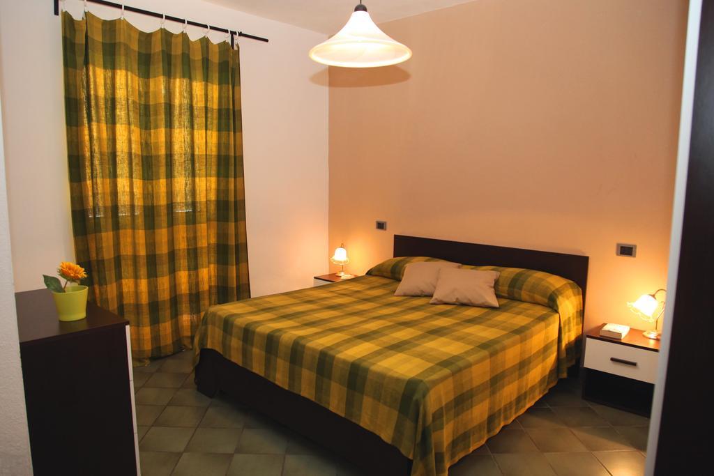 Aparthotel La Contessa Santa Teresa Gallura Pokoj fotografie