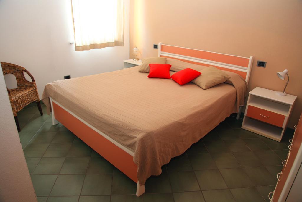 Aparthotel La Contessa Santa Teresa Gallura Pokoj fotografie