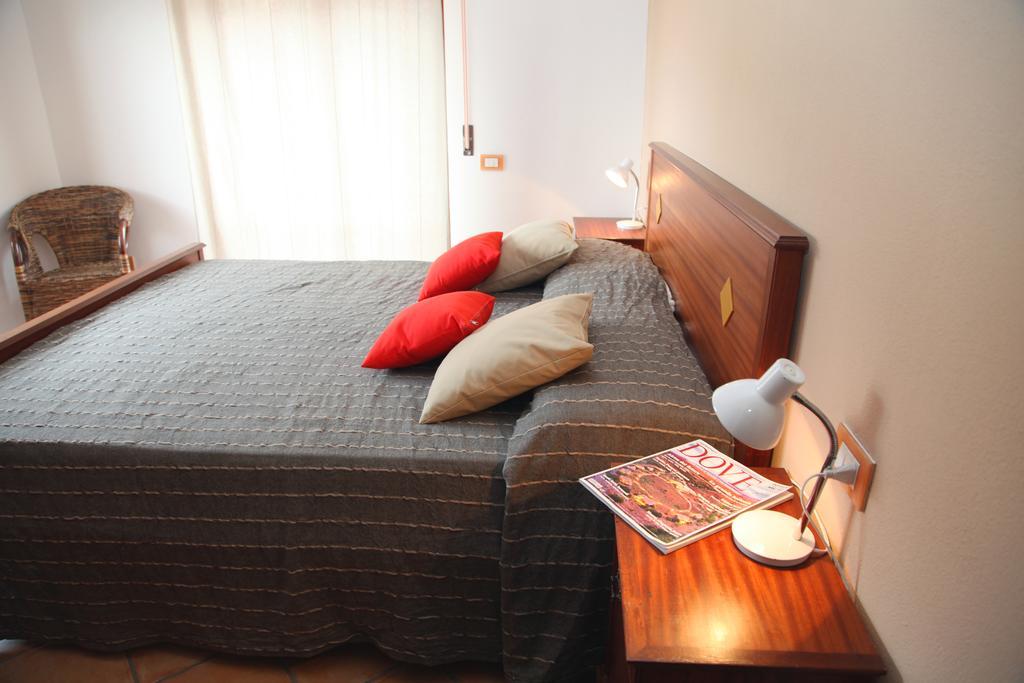 Aparthotel La Contessa Santa Teresa Gallura Pokoj fotografie